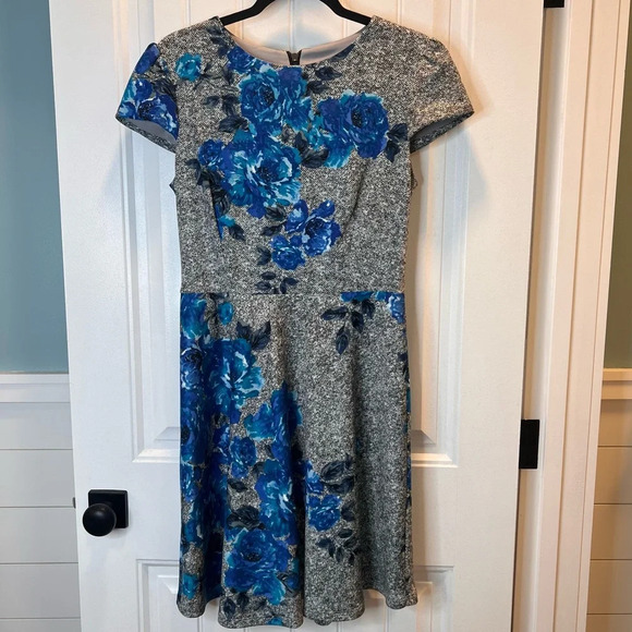Betsey Johnson Black & White Cap Sleeved Mini Dress w/Blue Florals. Size 8. - Picture 2 of 14